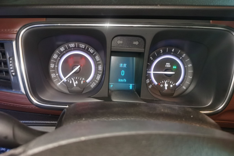 别克GL8 2017款 25S 豪华型 国V局部细节14