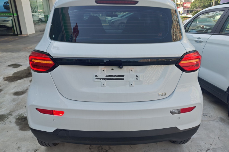 零跑汽车 零跑T03 2022款 玛瑙版车身外观6