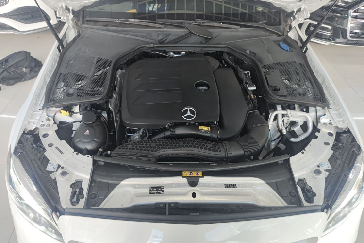 奔驰C级 2021款 C 200 L 时尚型运动版机舱底盘24