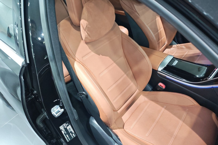 奔驰C级 2024款 改款 C 260 L局部细节41