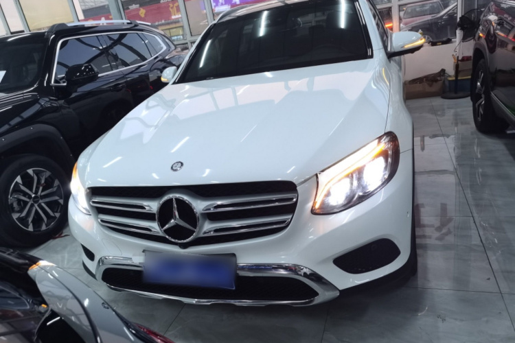 奔驰GLC 2016款 GLC 300 4MATIC 动感型车身外观2