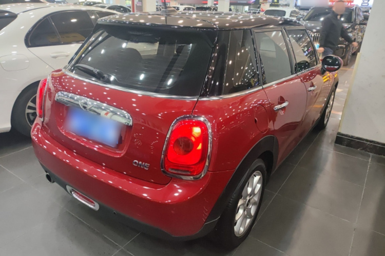 MINI 2016款 1.2T ONE 先锋派 五门版车身外观6005