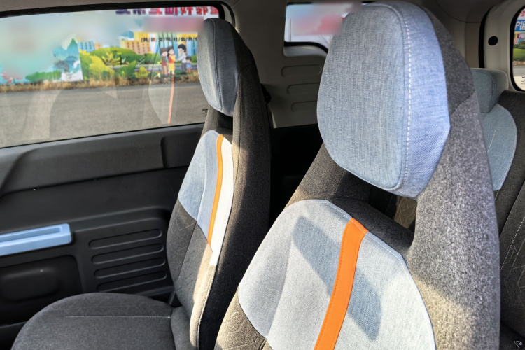 吉利银河 2024款 熊猫mini 200km 耐力熊中控内饰7013