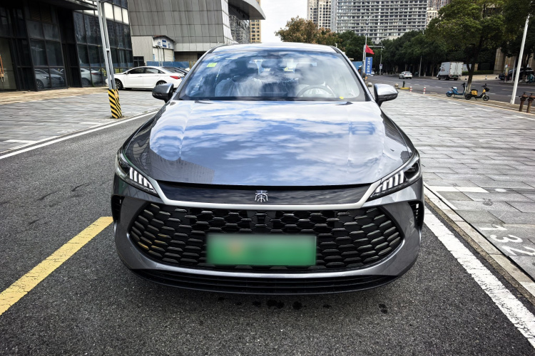 比亚迪 秦PLUS 2025款 DM-i 智驾版 55KM领先型车身外观6009