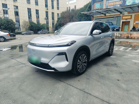 吉利银河 银河星舰7 EM-i 2025款 120km 领航版