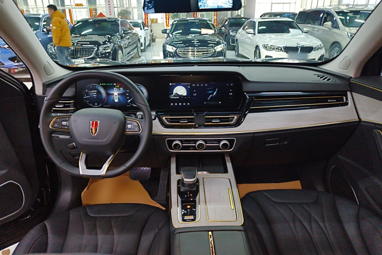 红旗HS5 2025款 2.0T 两驱60万辆纪念版中控内饰12