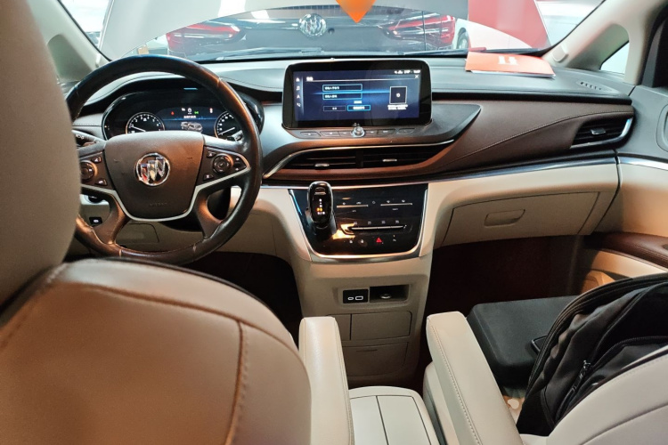 别克GL8 2021款 陆上公务舱 652T 豪华型中控内饰12