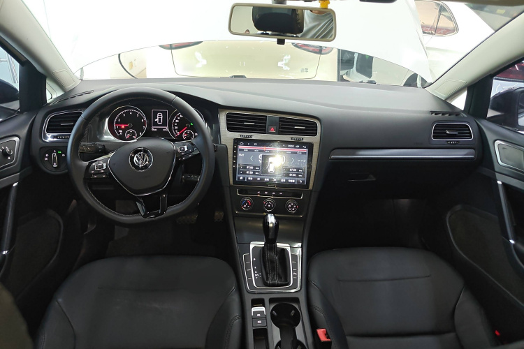 大众 高尔夫 2017款 230TSI 自动舒适百万辆纪念版中控内饰7002