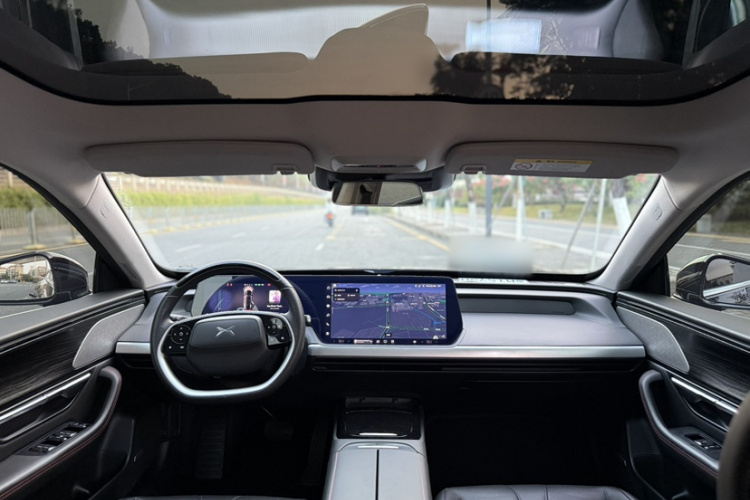 小鹏P7 2023款 586E中控内饰7004