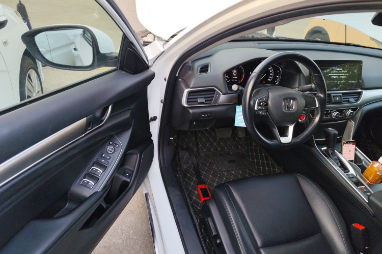 本田 雅阁 2022款 260TURBO 豪华版中控内饰7002