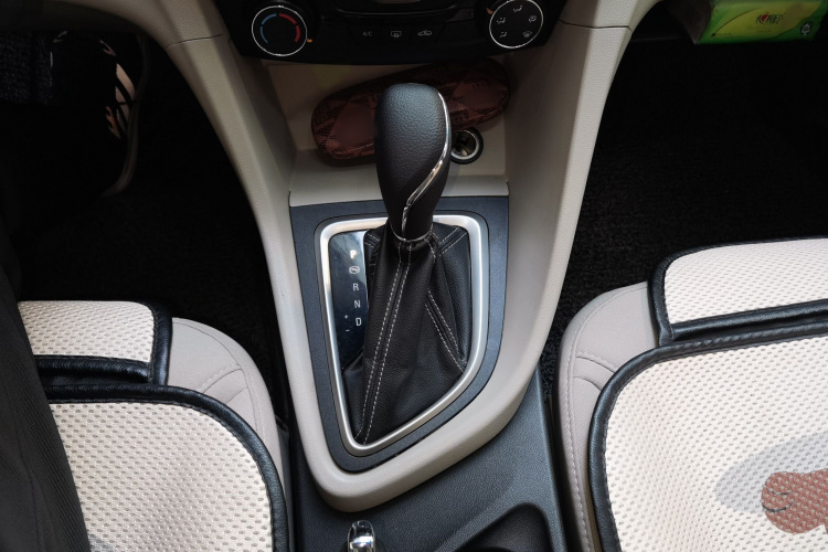 别克 英朗 2015款 15N 自动精英型局部细节18