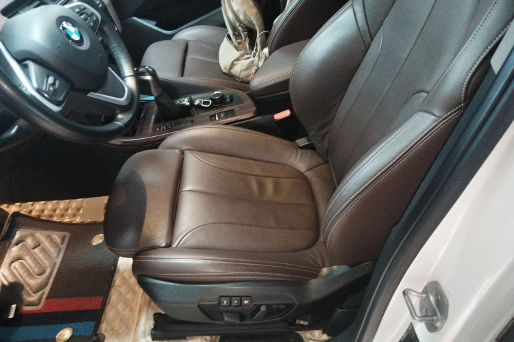 宝马X1 2019款 sDrive18Li 尊享型局部细节19