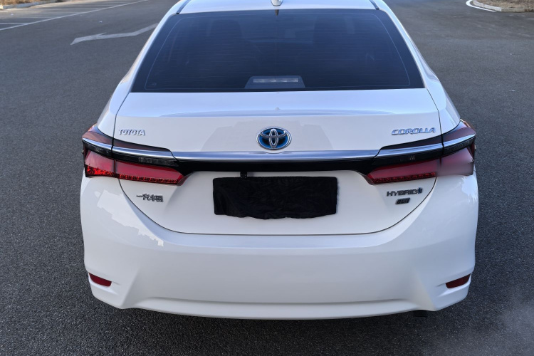 丰田 卡罗拉 2017款 改款双擎 1.8L E-CVT领先版车身外观6004