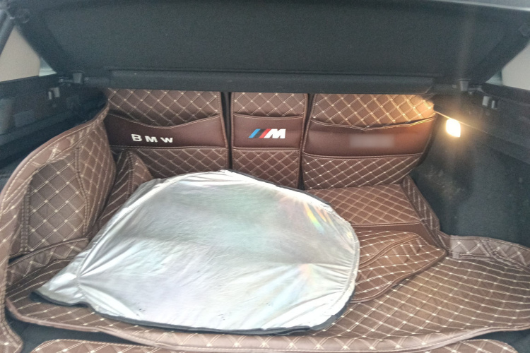 宝马X1 2021款 改款 sDrive20Li 时尚型机舱底盘23