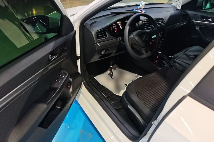 大众 2019款 朗逸启航 1.5L 自动风尚版 国VI中控内饰7003