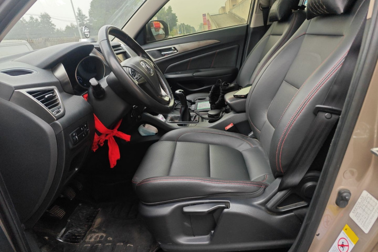 长安CS75 2014款 2.0L 手动豪华型 国IV中控内饰19