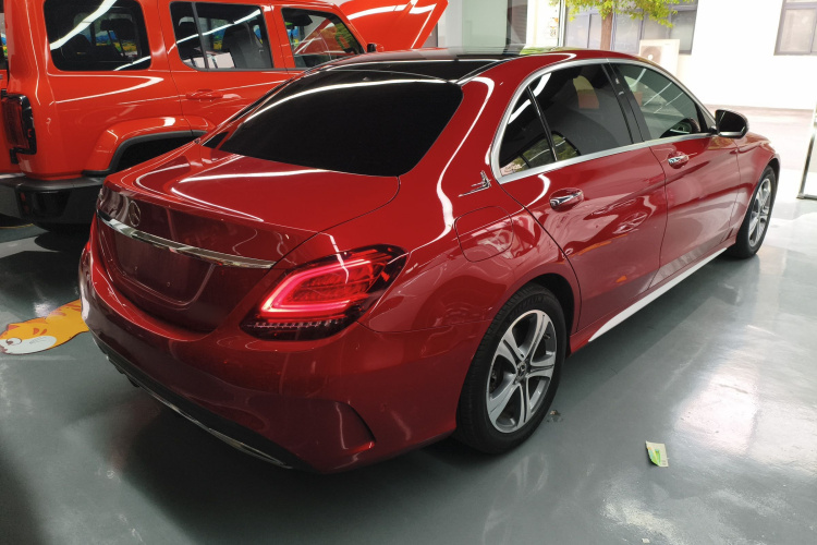 奔驰C级 2021款 C 260 L 运动版车身外观7