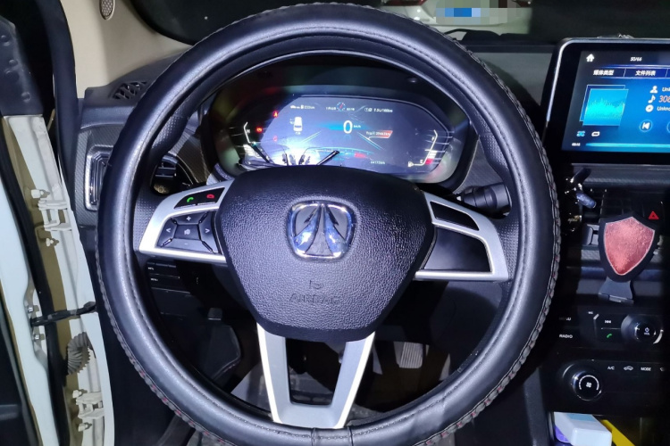 北汽威旺M50F 2017款 1.5L 舒适型中控内饰13