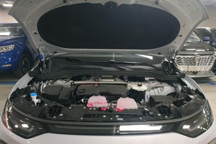 零跑汽车 零跑C11 2026款 增程 300激光雷达智尊版机舱底盘24