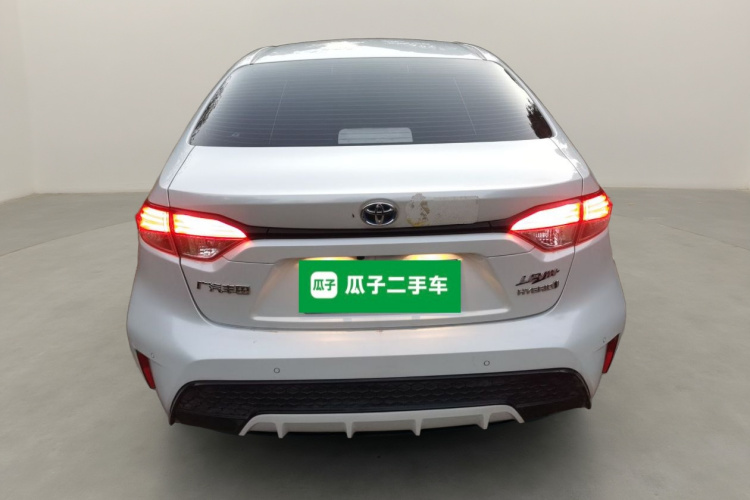 丰田 雷凌 2022款 双擎 1.8H E-CVT运动版车身外观6