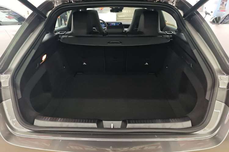 奔驰CLA 2026款 CLA 200 猎跑车机舱底盘23