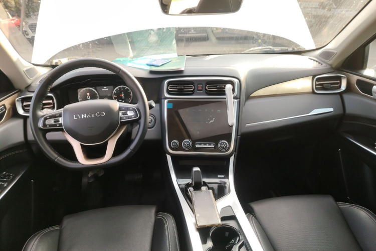 领克01 2019款 2.0T 两驱型Pro版 国V中控内饰12