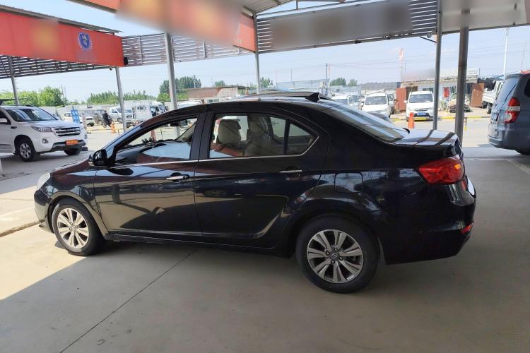 长城C30 2016款 1.5L 手动豪华型车身外观4