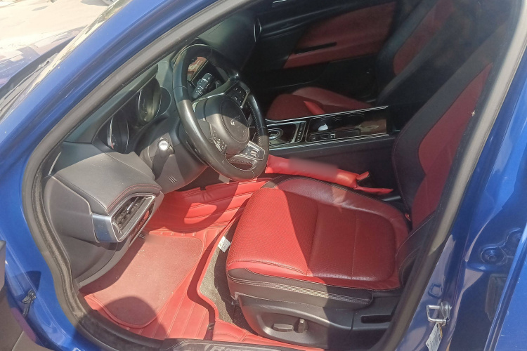 捷豹XE 2017款 2.0T 200PS R-Sport局部细节19