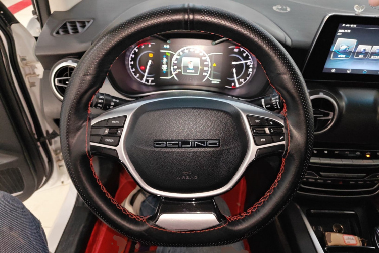 北京汽车 北京U5 2020款 1.5L 手动尊贵版 国VI中控内饰13