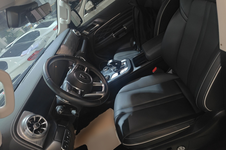 坦克300 2023款 越野版 2.0T 征服者局部细节19