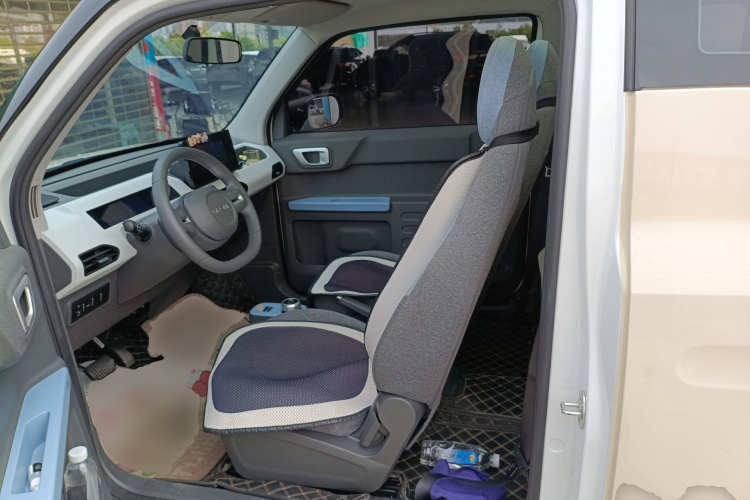 吉利银河 2023款 熊猫mini 200km 耐力熊中控内饰19