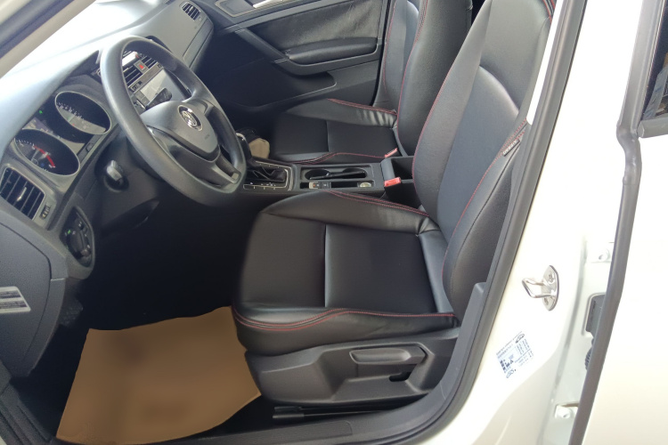 大众 高尔夫 2015款 1.6L 自动时尚型局部细节19