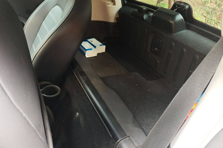 smart fortwo 2016款 0.9T 66千瓦硬顶先锋版中控内饰21