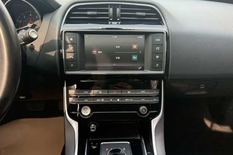 捷豹XEL 2018款 2.0T 200PS 精英版局部细节16