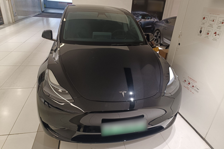 特斯拉 Model Y 2022款 后轮驱动版车身外观2