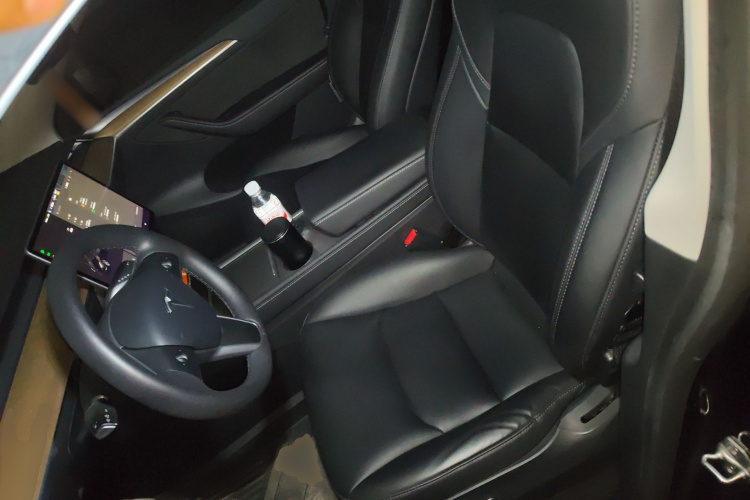 特斯拉 Model Y 2021款 标准续航后驱版中控内饰19