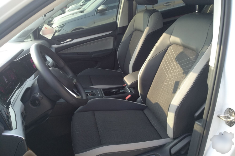 大众 高尔夫 2021款 200TSI DSG Pro中控内饰19