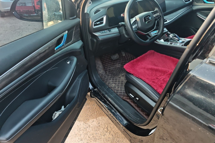 蓝电E5 2023款 1.5L DE-i 100KM臻享型 7座中控内饰20