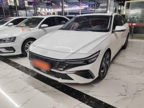 现代 伊兰特 2023款 1.5L CVT LUX尊贵版