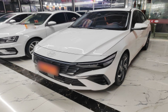现代 伊兰特 2023款 1.5L CVT LUX尊贵版
