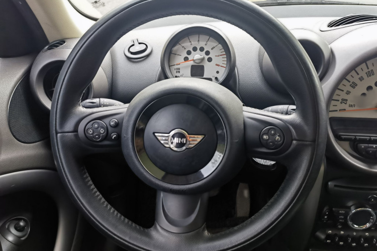 MINI Countryman 2011款 1.6L COOPER Fun局部细节13