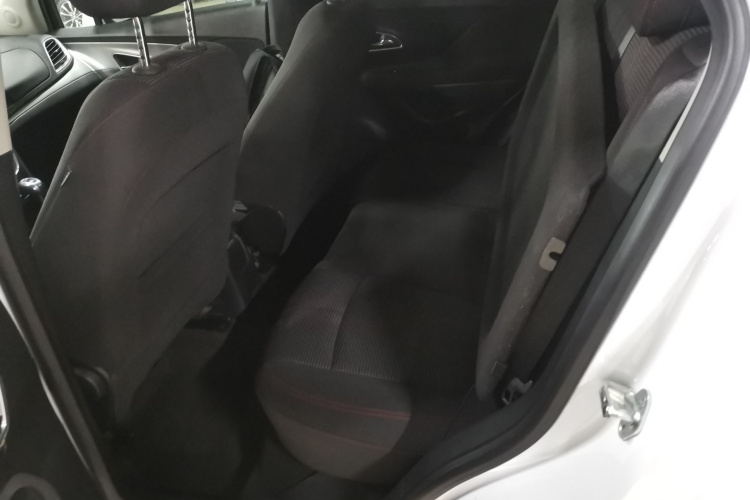 别克 昂科拉 2015款 1.4T 自动两驱都市精英型中控内饰21