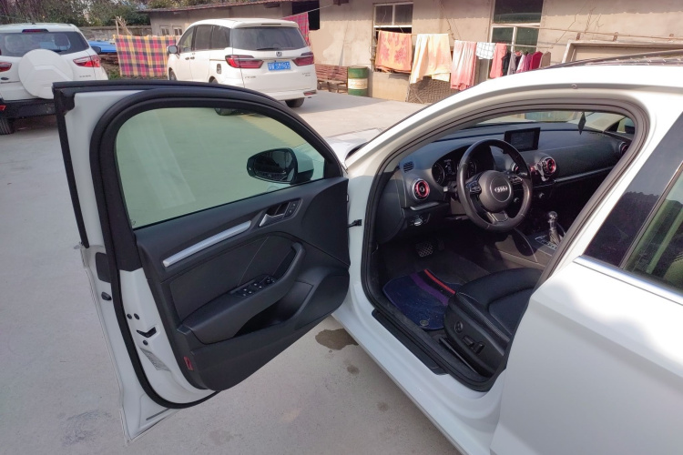 奥迪A3 2016款 Limousine 35 TFSI 领英型中控内饰7003