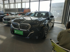 宝马i5 2024款 eDrive 35L 尊享型 M运动套装