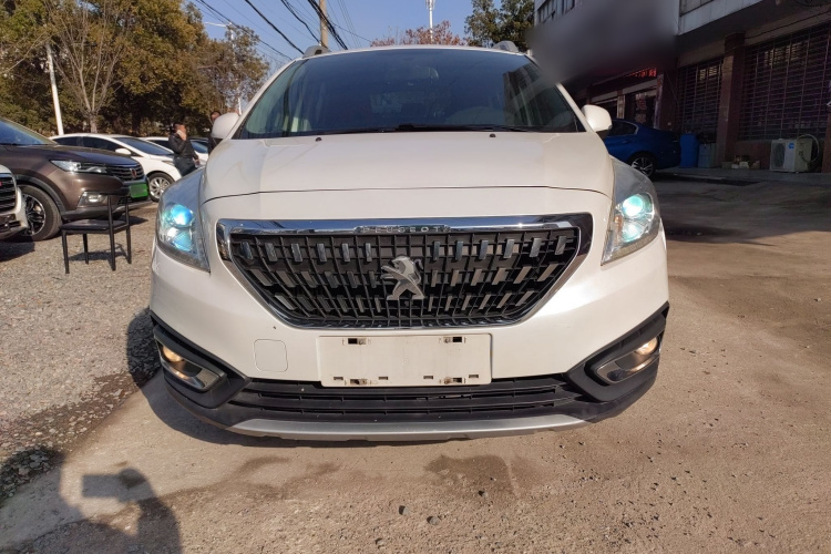 标致3008 2016款 1.6THP 自动经典版车身外观2