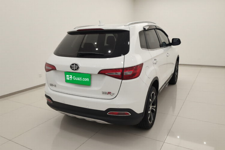 一汽 森雅R7 2017款 1.6L 自动智能型车身外观7