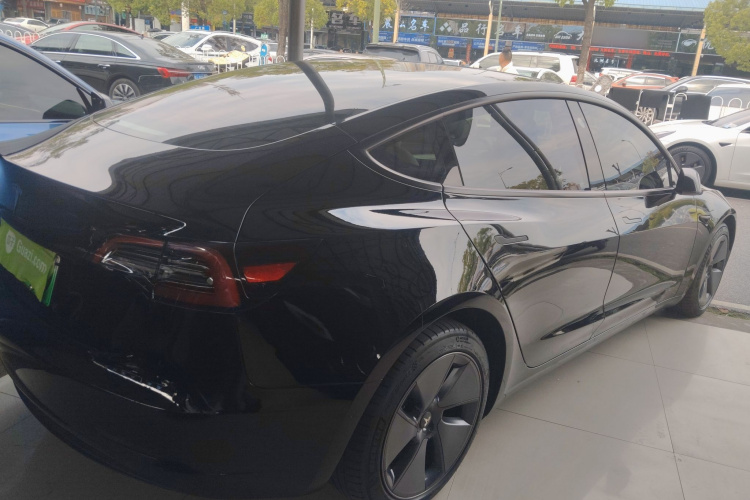 特斯拉 Model 3 2022款 后轮驱动版车身外观7