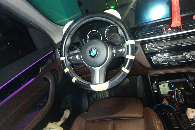 宝马X1 2020款 sDrive20Li 尊享型中控内饰13