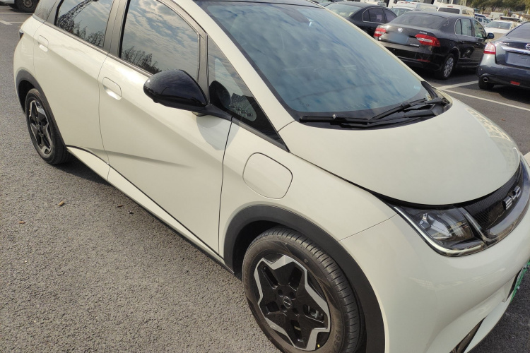 比亚迪 海豚 2021款 405km 时尚版车身外观3