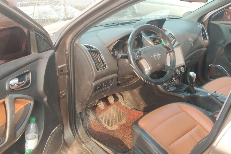 海马S5 2017款 强动力版 1.6L 手动豪华型中控内饰20